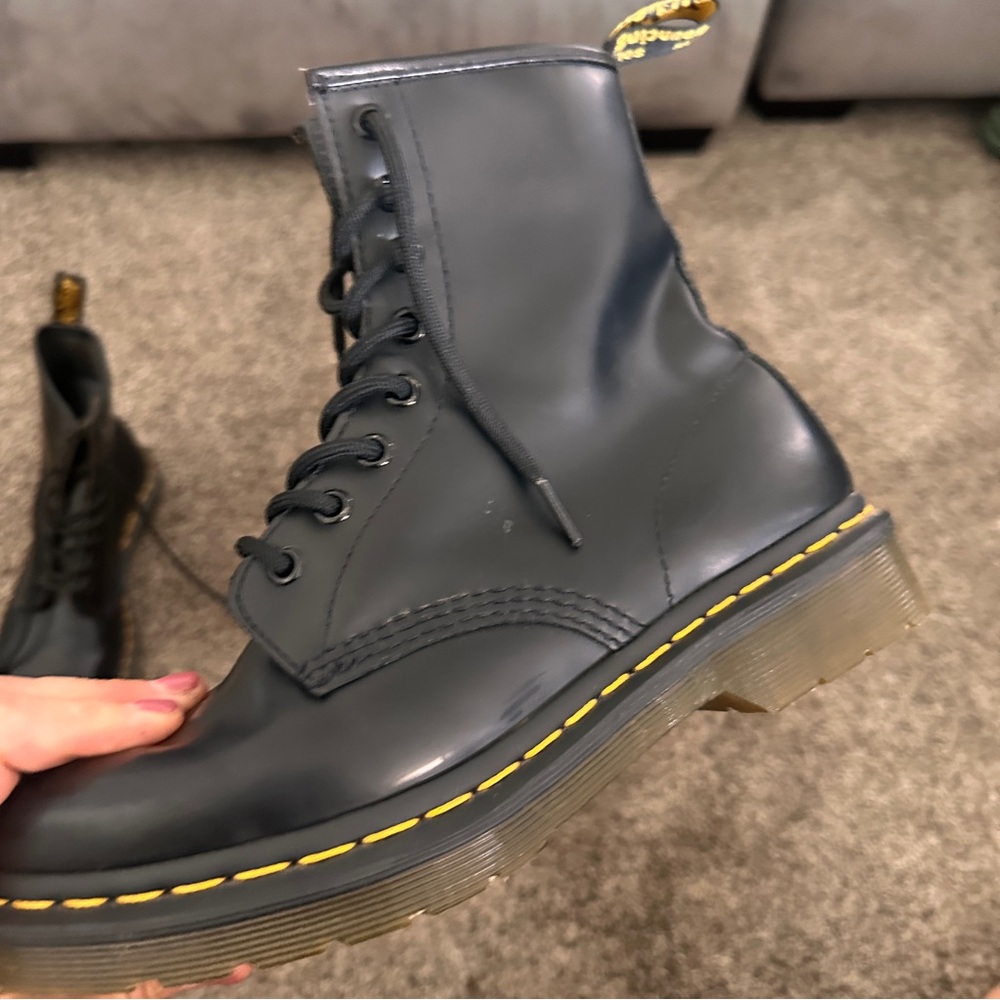 Dr. Martens Black Combat Boots Women Size 8 Smooth Leather Boots Lace Up Classic - Picture 10 of 16
